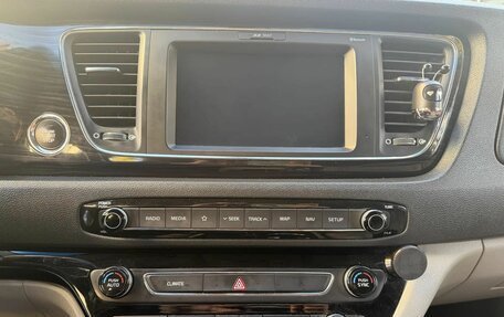 KIA Carnival III, 2019 год, 2 800 000 рублей, 14 фотография