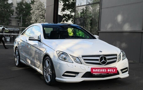 Mercedes-Benz E-Класс, 2012 год, 1 990 000 рублей, 3 фотография