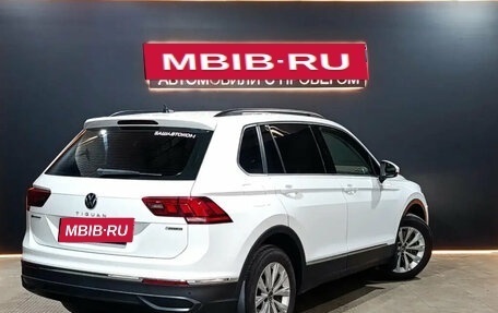 Volkswagen Tiguan II, 2021 год, 3 030 000 рублей, 4 фотография