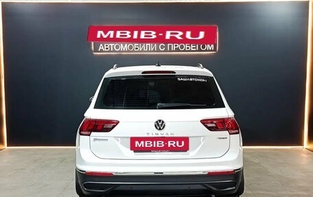 Volkswagen Tiguan II, 2021 год, 3 030 000 рублей, 5 фотография