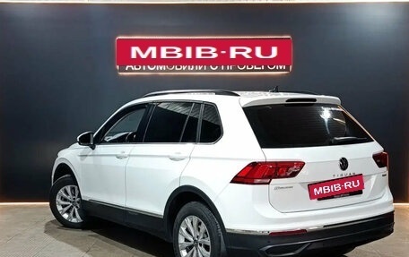 Volkswagen Tiguan II, 2021 год, 3 030 000 рублей, 7 фотография
