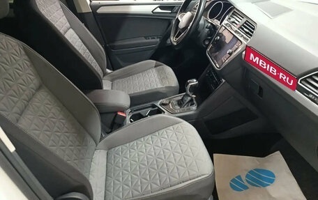 Volkswagen Tiguan II, 2021 год, 3 030 000 рублей, 16 фотография