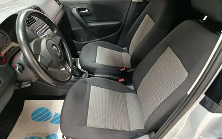 Volkswagen Polo VI (EU Market), 2013 год, 850 000 рублей, 13 фотография