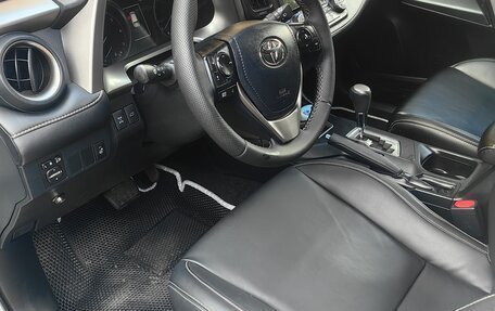 Toyota RAV4, 2019 год, 2 850 000 рублей, 6 фотография