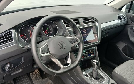 Volkswagen Tiguan II, 2021 год, 3 100 000 рублей, 12 фотография