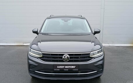 Volkswagen Tiguan II, 2021 год, 3 100 000 рублей, 2 фотография