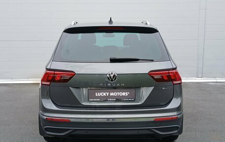 Volkswagen Tiguan II, 2021 год, 3 100 000 рублей, 5 фотография