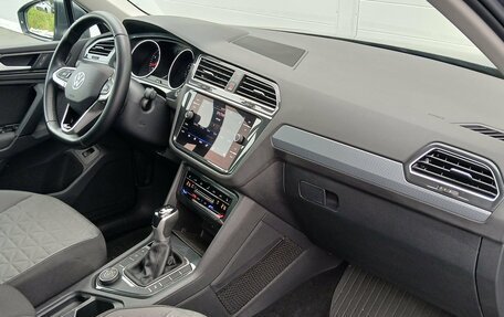 Volkswagen Tiguan II, 2021 год, 3 100 000 рублей, 13 фотография