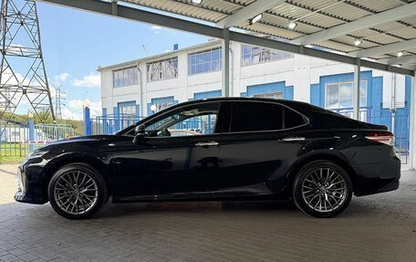 Toyota Camry, 2023 год, 3 799 000 рублей, 2 фотография