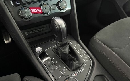 Volkswagen Tiguan II, 2018 год, 2 350 000 рублей, 17 фотография