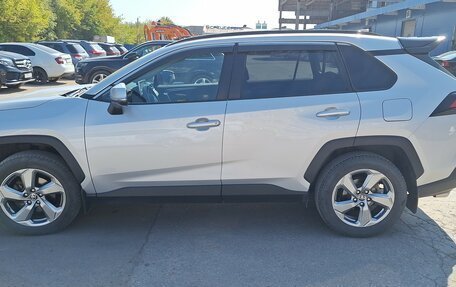 Toyota RAV4, 2020 год, 2 700 000 рублей, 4 фотография