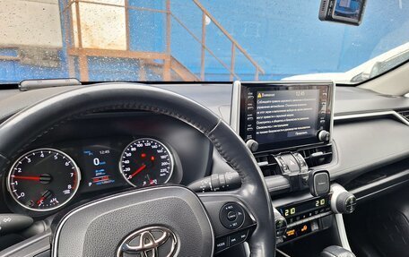 Toyota RAV4, 2020 год, 2 700 000 рублей, 6 фотография