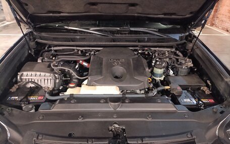 Toyota Land Cruiser Prado 150 рестайлинг 2, 2015 год, 3 980 000 рублей, 8 фотография