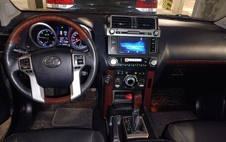 Toyota Land Cruiser Prado 150 рестайлинг 2, 2015 год, 3 980 000 рублей, 14 фотография