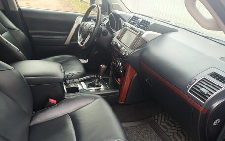 Toyota Land Cruiser Prado 150 рестайлинг 2, 2015 год, 3 980 000 рублей, 24 фотография