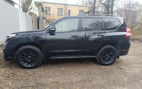 Toyota Land Cruiser Prado 150 рестайлинг 2, 2015 год, 3 980 000 рублей, 23 фотография
