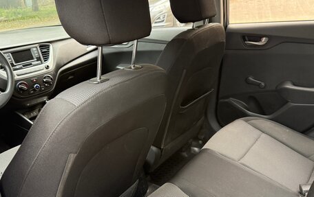 Hyundai Solaris II рестайлинг, 2017 год, 1 200 000 рублей, 5 фотография
