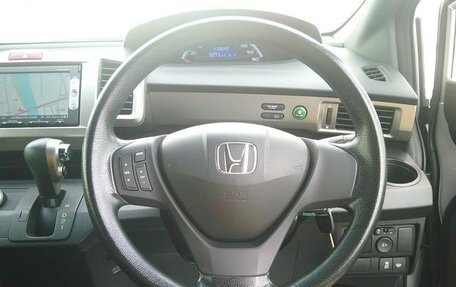 Honda Freed I, 2016 год, 923 000 рублей, 11 фотография