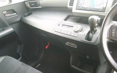 Honda Freed I, 2016 год, 923 000 рублей, 17 фотография