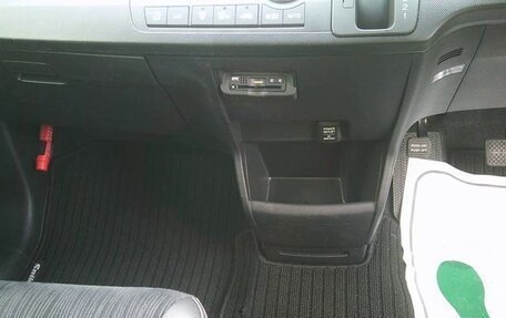 Honda Freed I, 2016 год, 923 000 рублей, 19 фотография