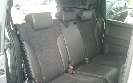 Honda Freed I, 2016 год, 923 000 рублей, 23 фотография
