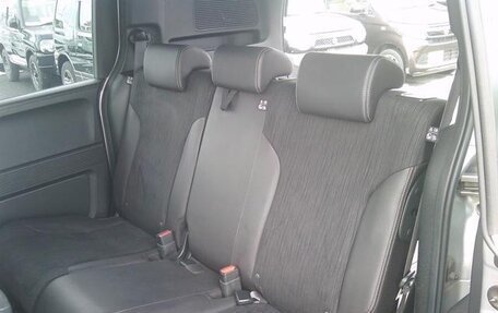 Honda Freed I, 2016 год, 923 000 рублей, 24 фотография