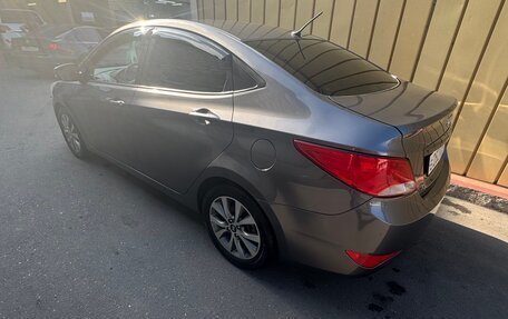 Hyundai Solaris II рестайлинг, 2015 год, 1 150 000 рублей, 6 фотография