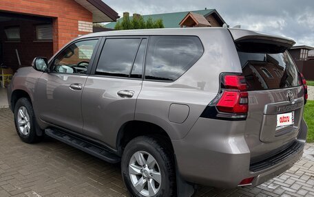 Toyota Land Cruiser Prado 150 рестайлинг 2, 2021 год, 5 950 000 рублей, 5 фотография