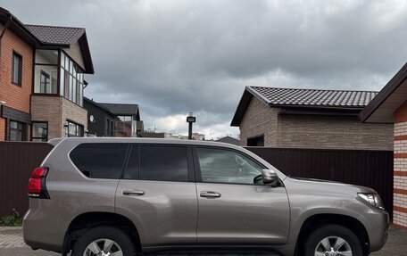 Toyota Land Cruiser Prado 150 рестайлинг 2, 2021 год, 5 950 000 рублей, 3 фотография
