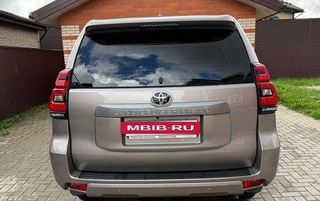 Toyota Land Cruiser Prado 150 рестайлинг 2, 2021 год, 5 950 000 рублей, 4 фотография
