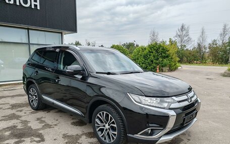 Mitsubishi Outlander III рестайлинг 3, 2015 год, 1 749 000 рублей, 3 фотография