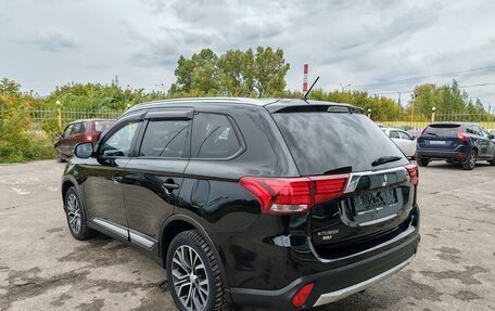 Mitsubishi Outlander III рестайлинг 3, 2015 год, 1 749 000 рублей, 4 фотография