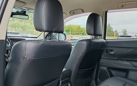 Mitsubishi Outlander III рестайлинг 3, 2015 год, 1 749 000 рублей, 9 фотография