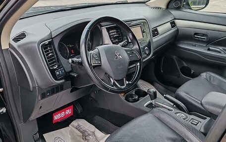Mitsubishi Outlander III рестайлинг 3, 2015 год, 1 749 000 рублей, 7 фотография