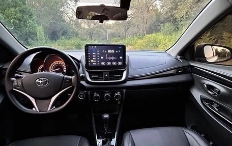 Toyota Yaris XP150 рестайлинг, 2023 год, 1 710 000 рублей, 7 фотография
