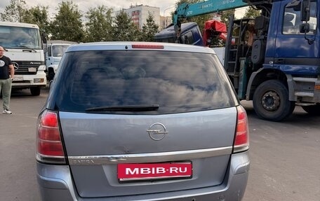Opel Zafira B, 2011 год, 270 000 рублей, 2 фотография