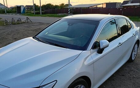 Toyota Camry, 2019 год, 2 900 000 рублей, 4 фотография