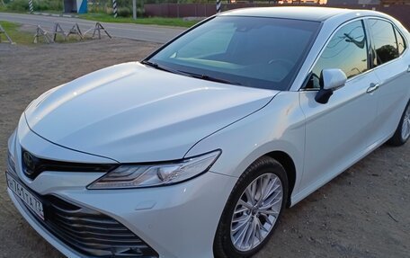 Toyota Camry, 2019 год, 2 900 000 рублей, 6 фотография