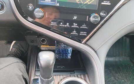 Toyota Camry, 2019 год, 2 900 000 рублей, 10 фотография