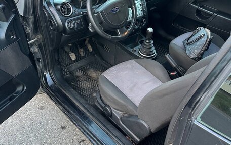 Ford Fiesta, 2005 год, 240 000 рублей, 10 фотография