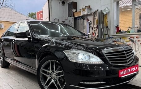 Mercedes-Benz S-Класс, 2010 год, 1 950 000 рублей, 4 фотография
