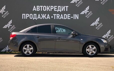Chevrolet Cruze II, 2010 год, 590 000 рублей, 9 фотография