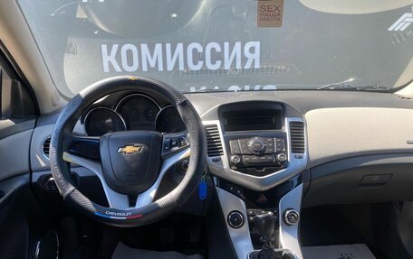 Chevrolet Cruze II, 2010 год, 590 000 рублей, 14 фотография