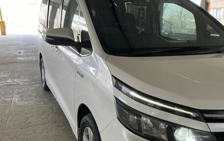 Toyota Voxy III, 2014 год, 1 795 000 рублей, 6 фотография