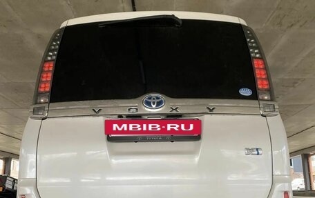 Toyota Voxy III, 2014 год, 1 795 000 рублей, 4 фотография