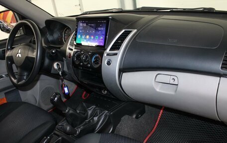 Mitsubishi Pajero Sport II рестайлинг, 2014 год, 1 557 000 рублей, 13 фотография
