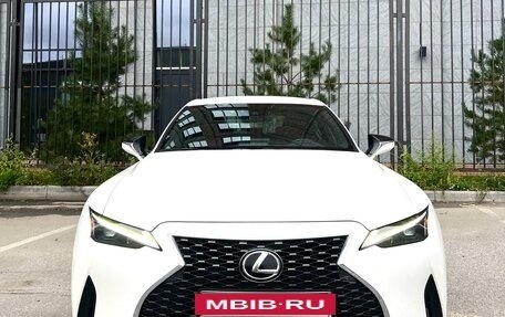 Lexus IS III, 2021 год, 3 690 000 рублей, 2 фотография