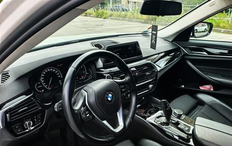 BMW 5 серия, 2018 год, 3 350 000 рублей, 29 фотография