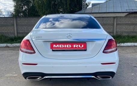 Mercedes-Benz E-Класс, 2019 год, 3 650 000 рублей, 4 фотография