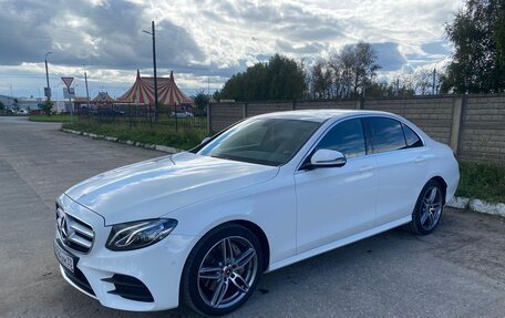 Mercedes-Benz E-Класс, 2019 год, 3 650 000 рублей, 5 фотография
